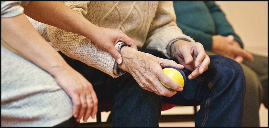 L’Âgisme, attention à l’exclusion des circuits de la santé